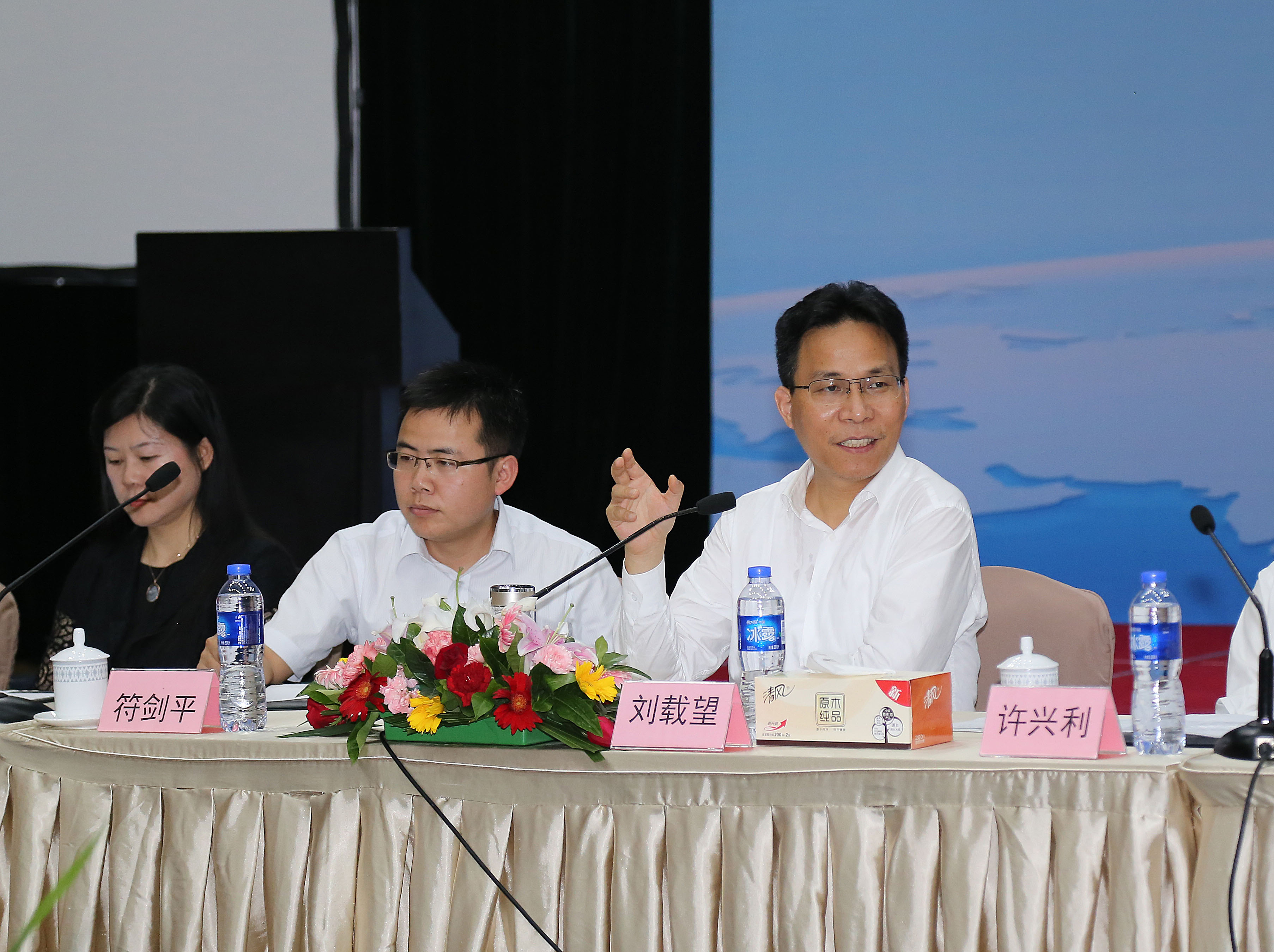 青春如诗 圆梦德赢VWIN——德赢VWIN集团2017年校招生始业培训在京顺利进行